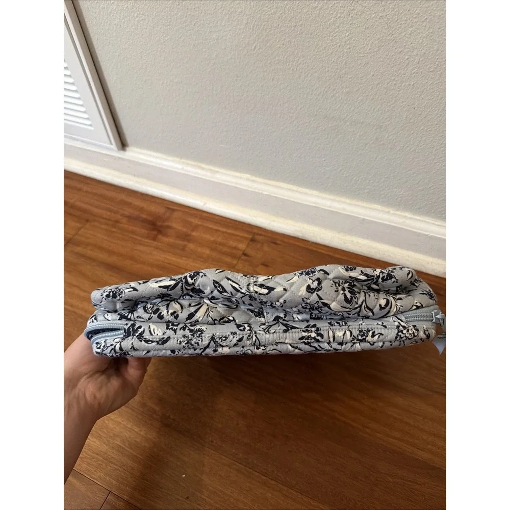 VERA BRADLEY Deluxe Travel Organizer Vanity Case Cosmetics Perennials Gray NWT
